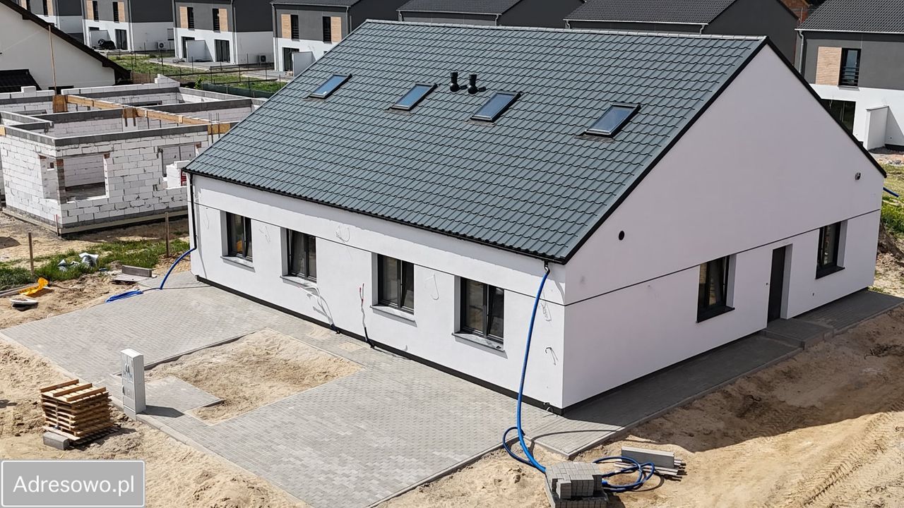 dom wolnostojący, 4 pokoje Siekierki Wielkie, ul. Chmielna. Zdjęcie 3