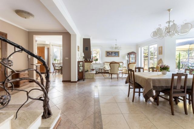 dom wolnostojący, 7 pokoi Chyby, ul. Cisowa. Zdjęcie 2