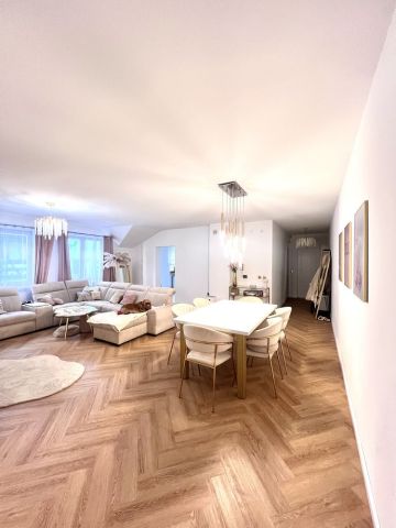 Mieszkanie 4-pokojowe Skierniewice Centrum, ul. Prymasowska. Zdjęcie 1