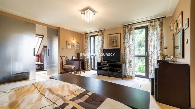 dom wolnostojący, 6 pokoi Bibice, ul. Kwiaty Polne. Zdjęcie 15