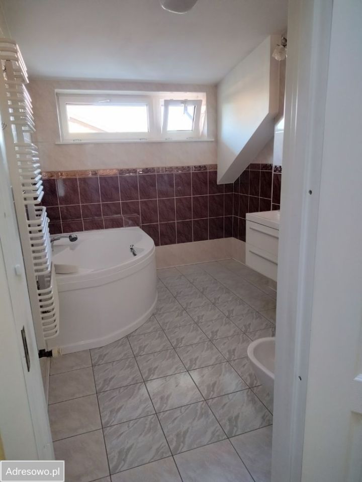 dom wolnostojący, 7 pokoi Piotrków Trybunalski, ul. Tadeusza Nowakowskiego. Zdjęcie 15