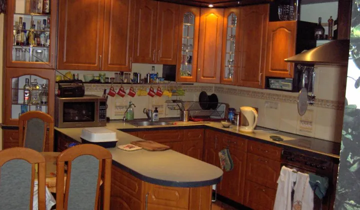 dom wolnostojący, 4 pokoje Poznań Śródka, ul. Główna