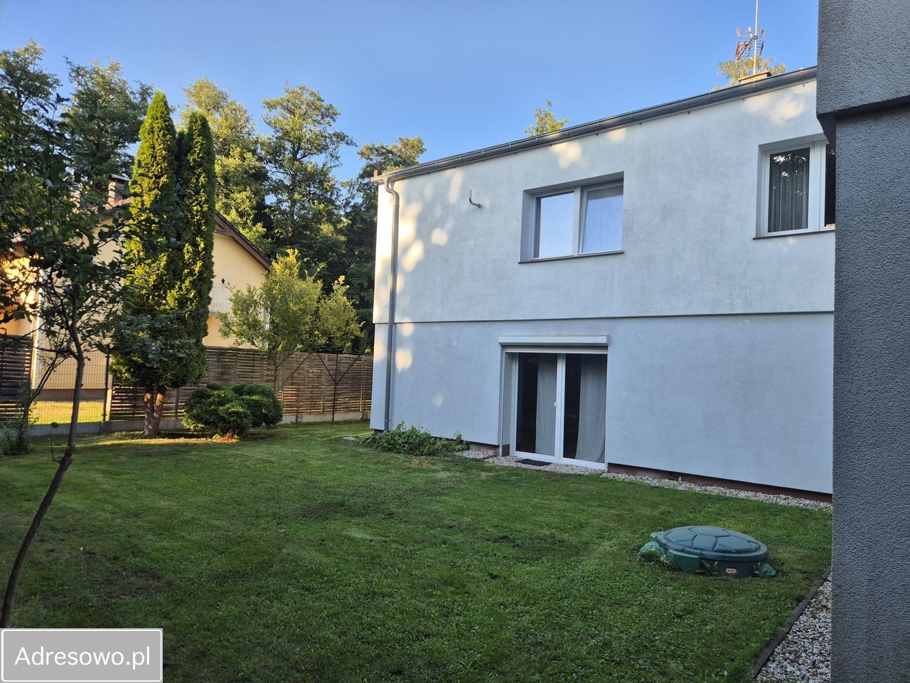 Żary, ul. Akacjowa Dom wolnostojący do zamieszkania - 220 m² - 5 pokoi