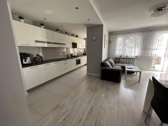 Mieszkanie 4-pokojowe Jawor, ul. Romana Dmowskiego. Zdjęcie 1