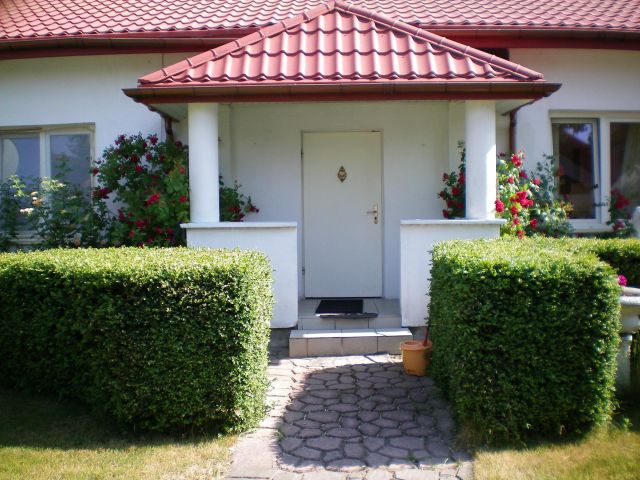 dom wolnostojący, 4 pokoje Laszczki, ul. Leszczynowa. Zdjęcie 1