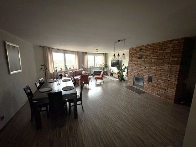 Mieszkanie 4-pokojowe Świebodzice Osiedle Piastowskie. Zdjęcie 1