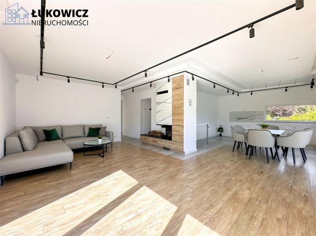 dom wolnostojący, 4 pokoje Pisarzowice. Zdjęcie 3