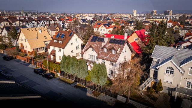 dom wolnostojący, 11 pokoi Rumia, ul. Oliwska. Zdjęcie 3