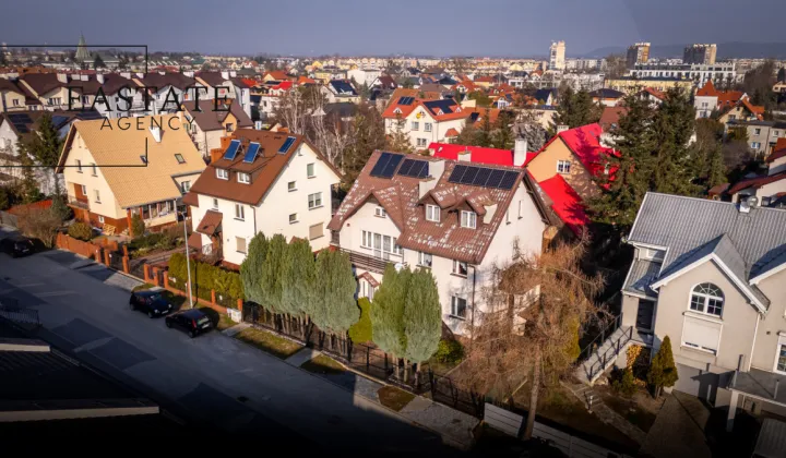 dom wolnostojący, 11 pokoi Rumia, ul. Oliwska