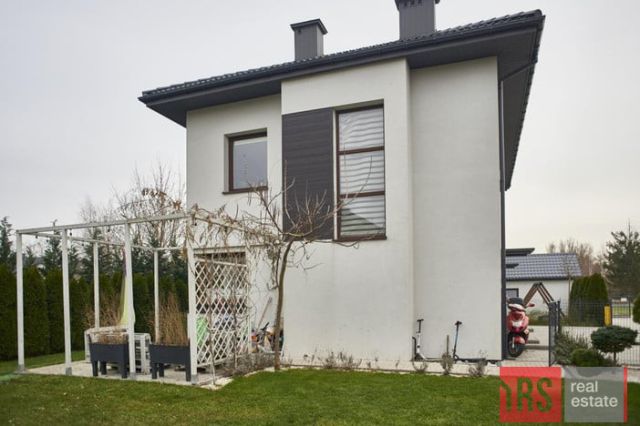 bliźniak, 5 pokoi Łomianki Dolne. Zdjęcie 1