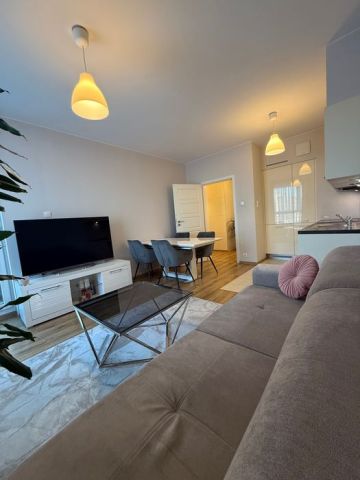 Mieszkanie 3-pokojowe Warszawa Gocław. Zdjęcie 1