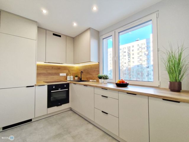 Mieszkanie 3-pokojowe Kielce Sady. Zdjęcie 3