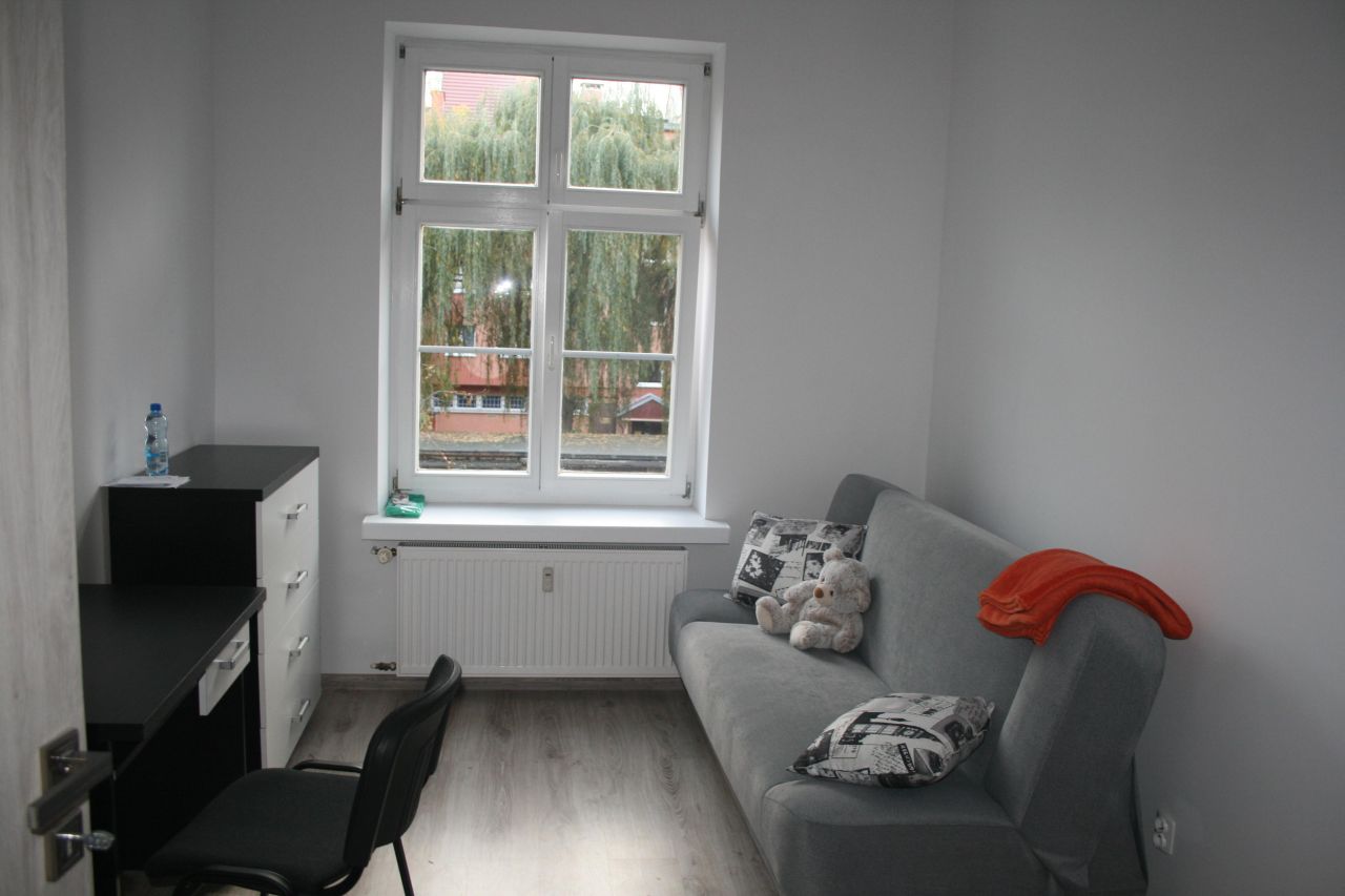 Mieszkanie 3-pokojowe Jelenia Góra Centrum, pl. Ratuszowy