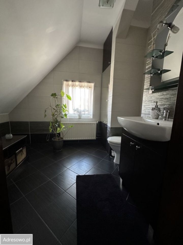 dom wolnostojący, 7 pokoi Nysa, ul. Kukułcza. Zdjęcie 11