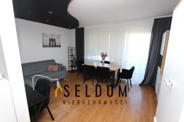 Mieszkanie 3-pokojowe Turek, os. Wyzwolenia. Zdjęcie 2