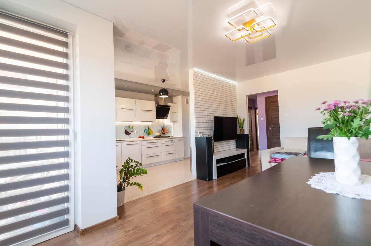 Mieszkanie 3-pokojowe Jarocin, os. Osiedle Bajkowe. Zdjęcie 1