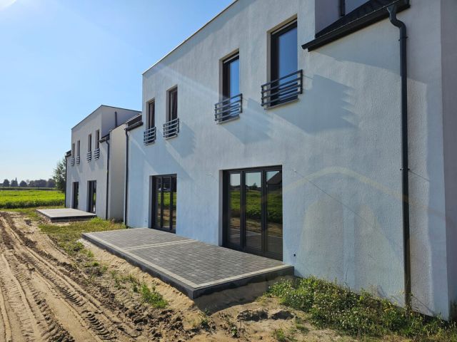 bliźniak, 4 pokoje Kąkolewo. Zdjęcie 2