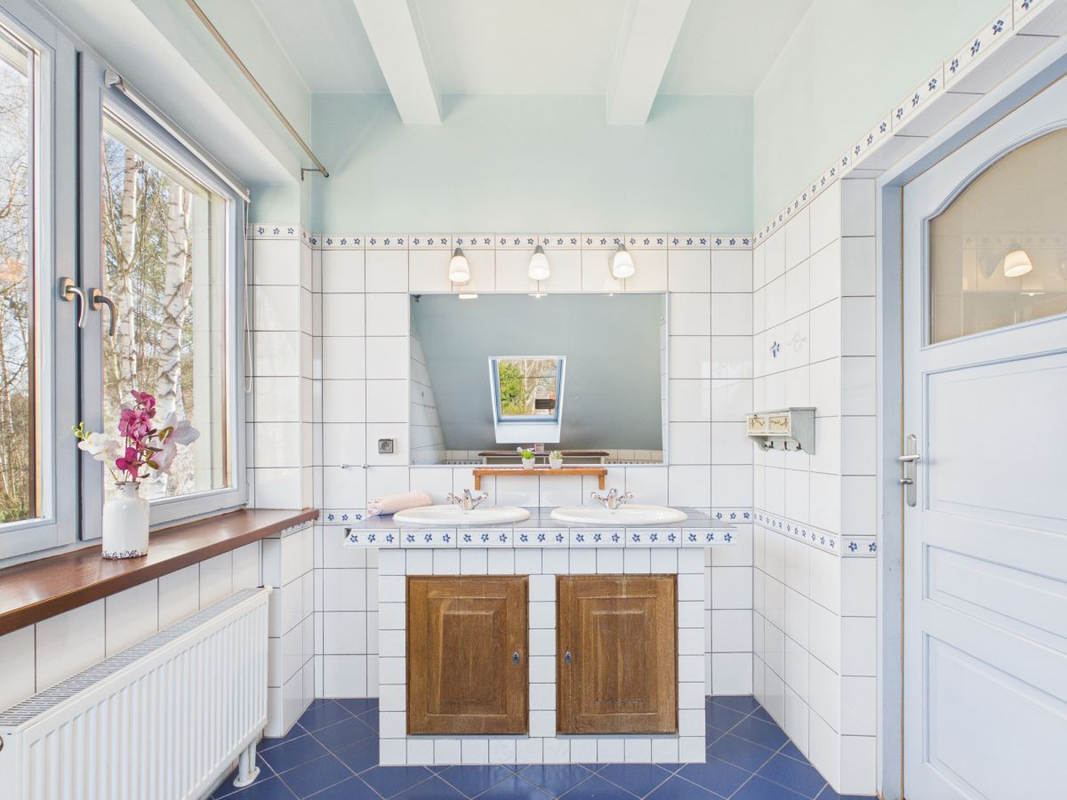 dom wolnostojący, 7 pokoi Pęcice Małe. Zdjęcie 14