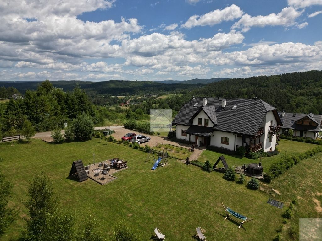 dom wolnostojący, 14 pokoi Berezka