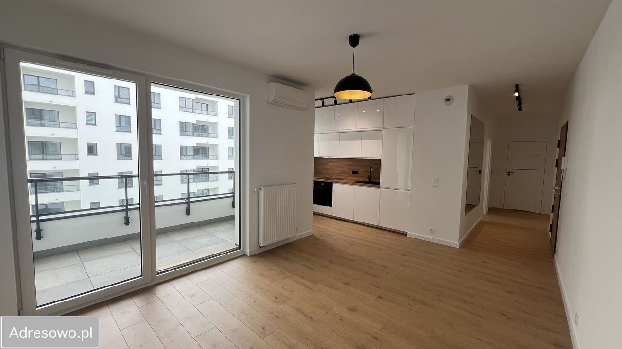 Mieszkanie 3-pokojowe Warszawa Włochy, ul. Równoległa. Zdjęcie 1