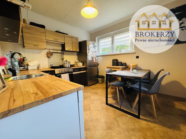 dom szeregowy, 2 pokoje Uradz. Zdjęcie 2