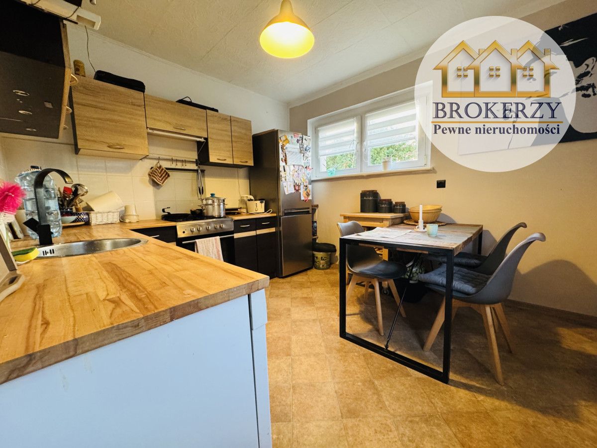 dom szeregowy, 2 pokoje Uradz. Zdjęcie 2