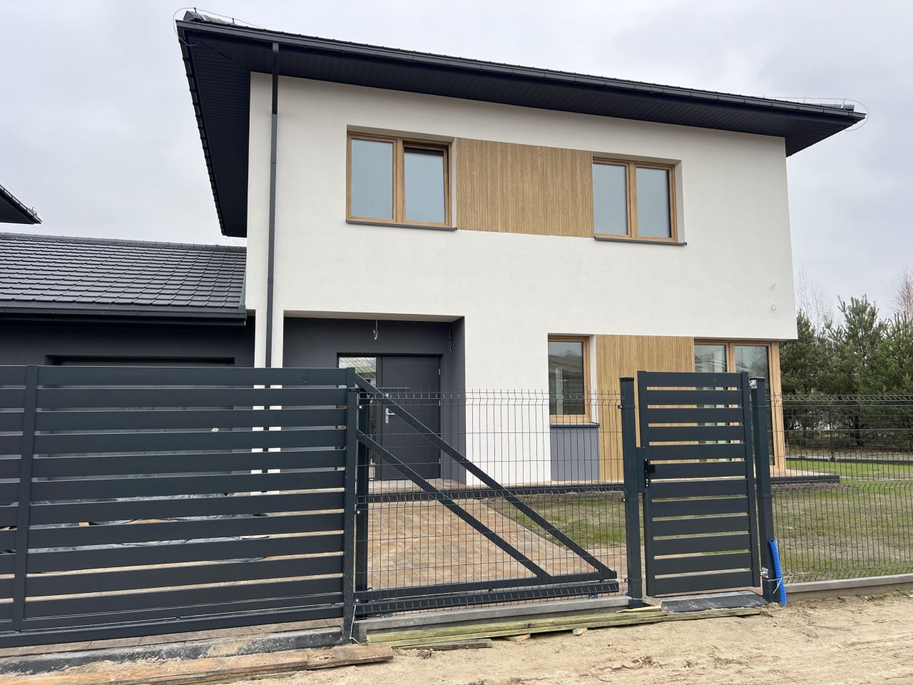 bliźniak, 5 pokoi Długa Szlachecka, ul. Księdza Ignacego Jana Skorupki. Zdjęcie 2