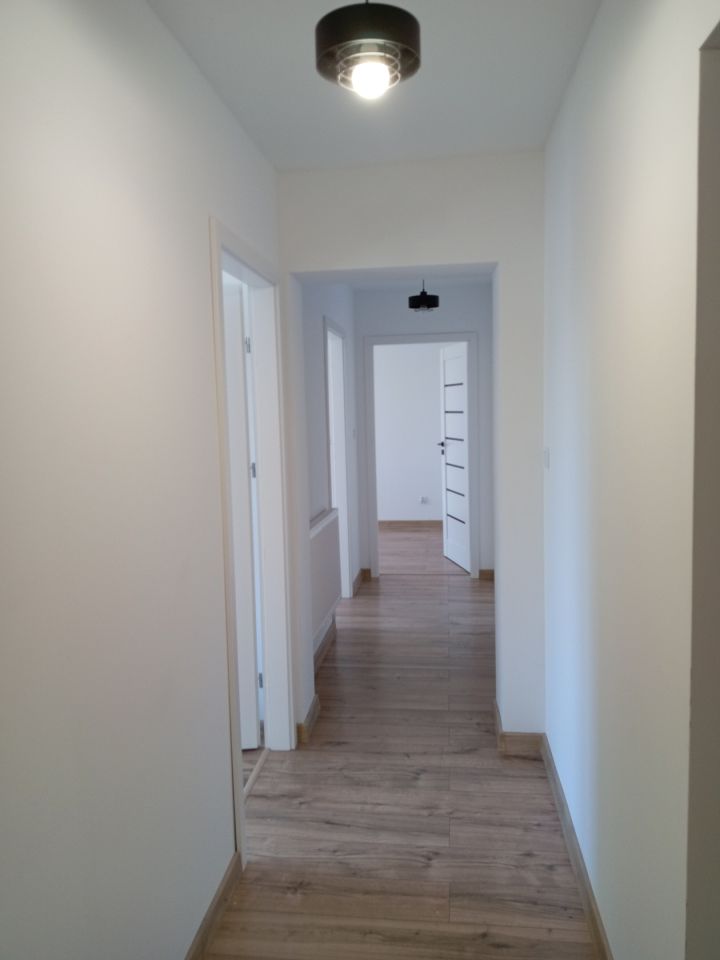 Mieszkanie 4-pokojowe Pustków-Osiedle. Zdjęcie 3