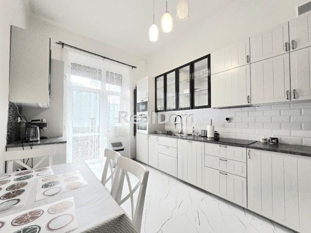 Mieszkanie 4-pokojowe Kraków Stare Miasto, ul. Szlak. Zdjęcie 1