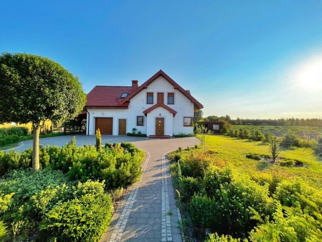 dom wolnostojący, 6 pokoi Kruszwica, ul. Wiosenna. Zdjęcie 1