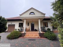 dom wolnostojący, 7 pokoi Łajski