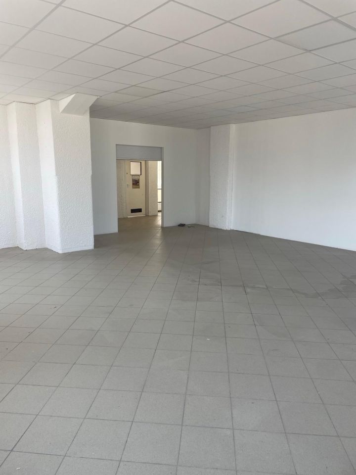 Lokal Brzeg Centrum, ul. Trzech Kotwic. Zdjęcie 11
