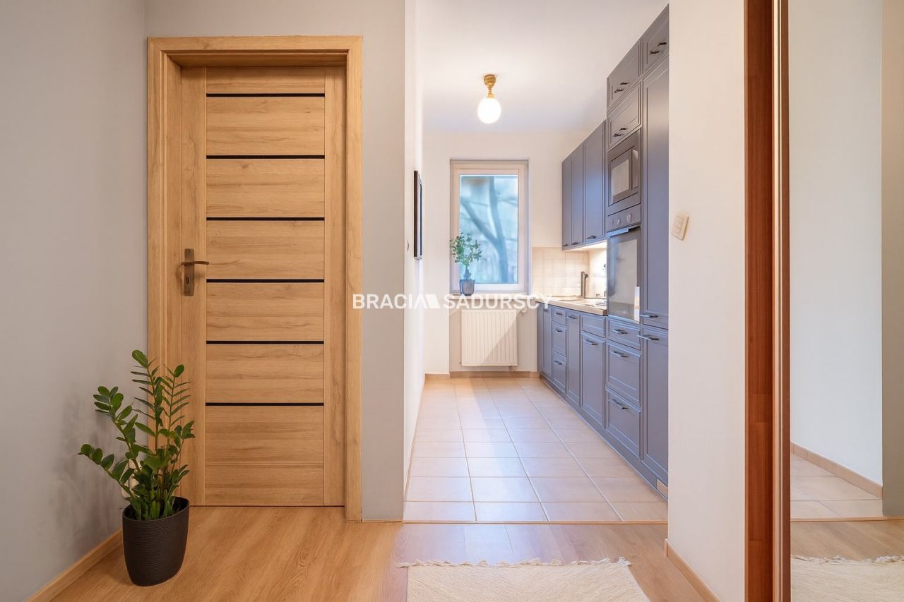 Mieszkanie 3-pokojowe Kraków Kurdwanów, ul. Marii i Bolesława Wysłouchów. Zdjęcie 3