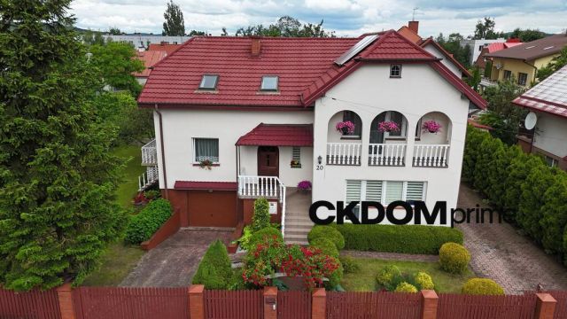 dom wolnostojący, 8 pokoi Kielce Barwinek. Zdjęcie 1