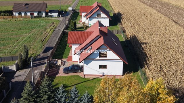 dom wolnostojący, 5 pokoi Cianowice, ul. Stawowa. Zdjęcie 2