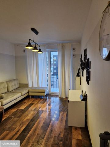 Mieszkanie 4-pokojowe Warszawa Włochy, ul. Łopuszańska. Zdjęcie 1