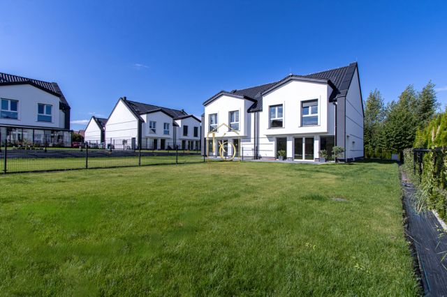 bliźniak, 5 pokoi Tyniec Mały, ul. Dolna. Zdjęcie 2