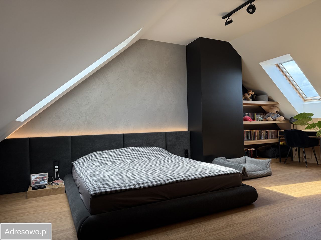 Mieszkanie 4-pokojowe Śledziejowice. Zdjęcie 2