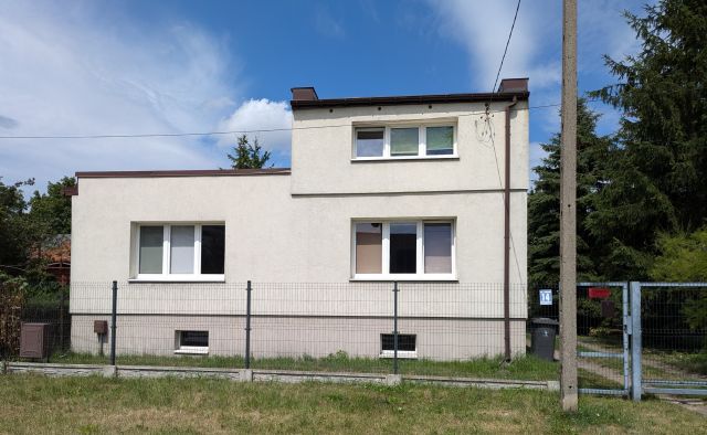 dom wolnostojący, 3 pokoje Ozorków Strzeblew, ul. kpt. Pilota Franciszka Żwirki. Zdjęcie 2