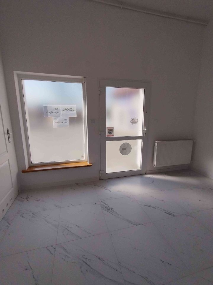 Lokal Oborniki Śląskie Centrum, ul. Marii Skłodowskiej-Curie. Zdjęcie 1