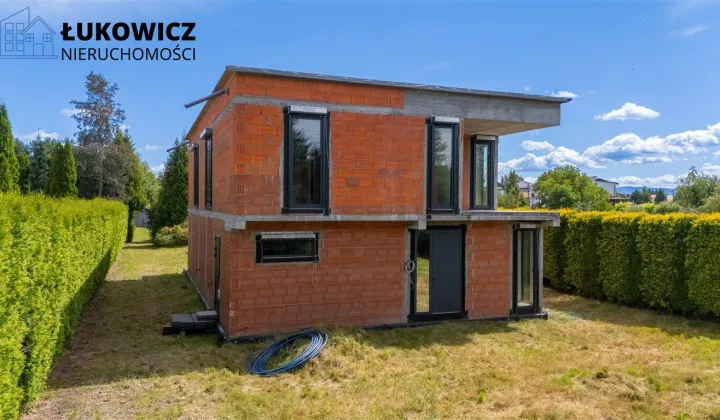 dom wolnostojący, 6 pokoi Kęty