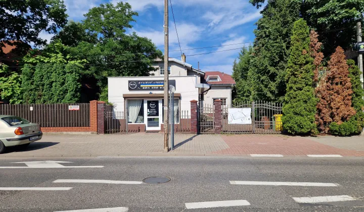 dom wolnostojący, 12 pokoi Warszawa Wesoła, ul. 1 Praskiego Pułku