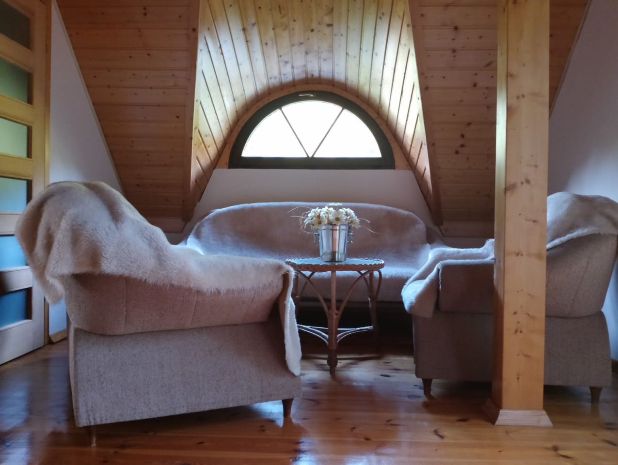 dom wolnostojący, 5 pokoi Grzechynia Decówka. Zdjęcie 19