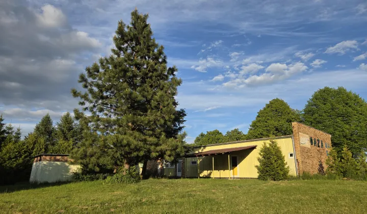 dom wolnostojący, 7 pokoi Strączno