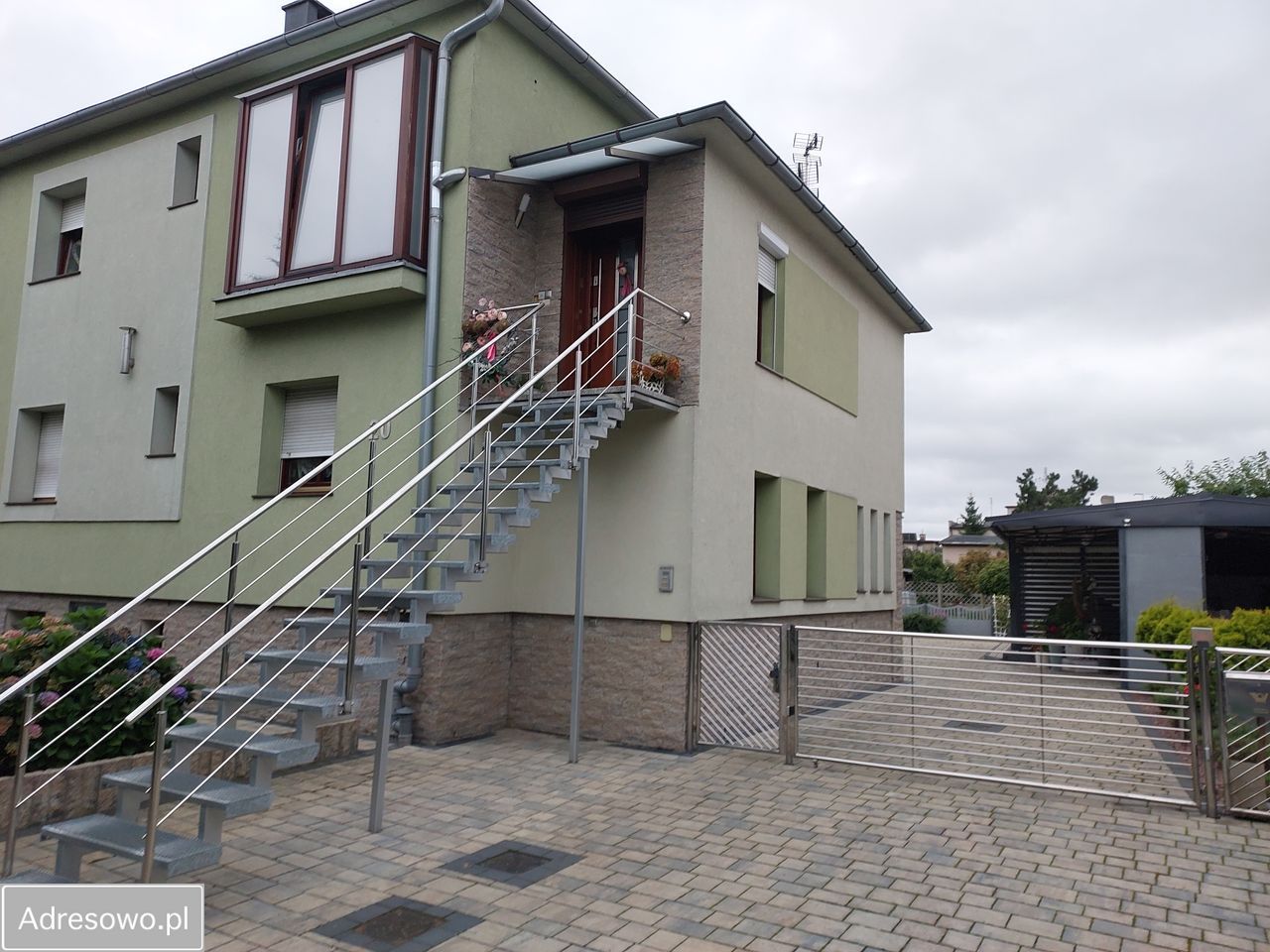 dom wolnostojący, 7 pokoi Krotoszyn, ul. Ofiar Katynia. Zdjęcie 1