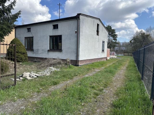 dom wolnostojący Łódź Górna, ul. Tomaszowska. Zdjęcie 1