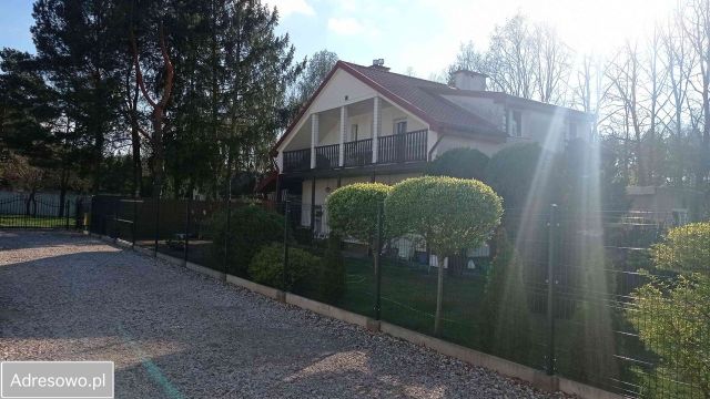 dom wolnostojący, 5 pokoi Truskaw, ul. Sarenki. Zdjęcie 1