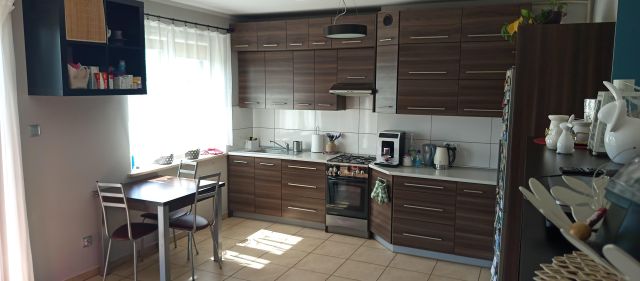 Mieszkanie 3-pokojowe Nowy Sącz Święta Helena, ul. Stefana Banacha. Zdjęcie 1