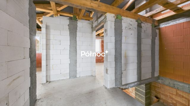 bliźniak, 5 pokoi Gajowniki. Zdjęcie 13