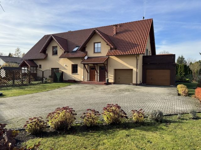 Mieszkanie 4-pokojowe Kudowa-Zdrój, ul. Świerkowa. Zdjęcie 1